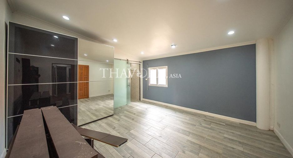 For sale 5 bedrooms house in Huay Yai, Pattaya
