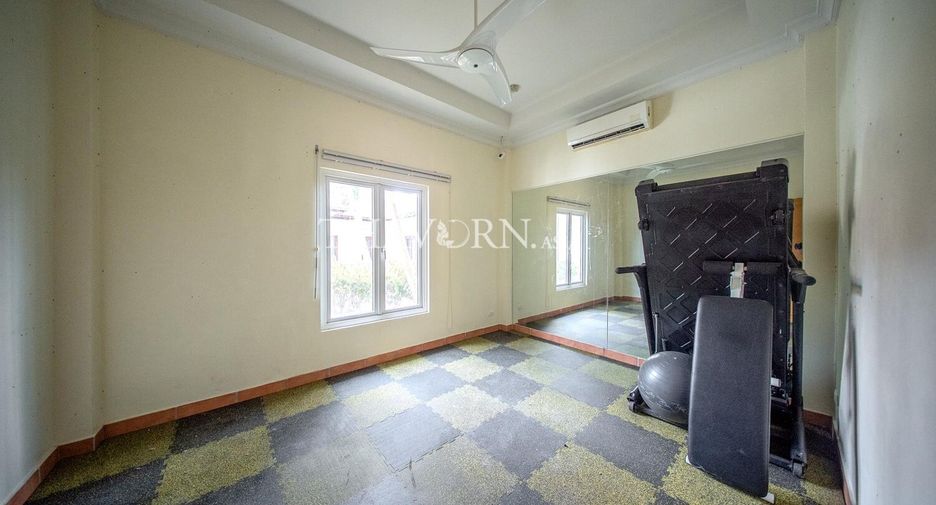 For sale 5 bedrooms house in Huay Yai, Pattaya