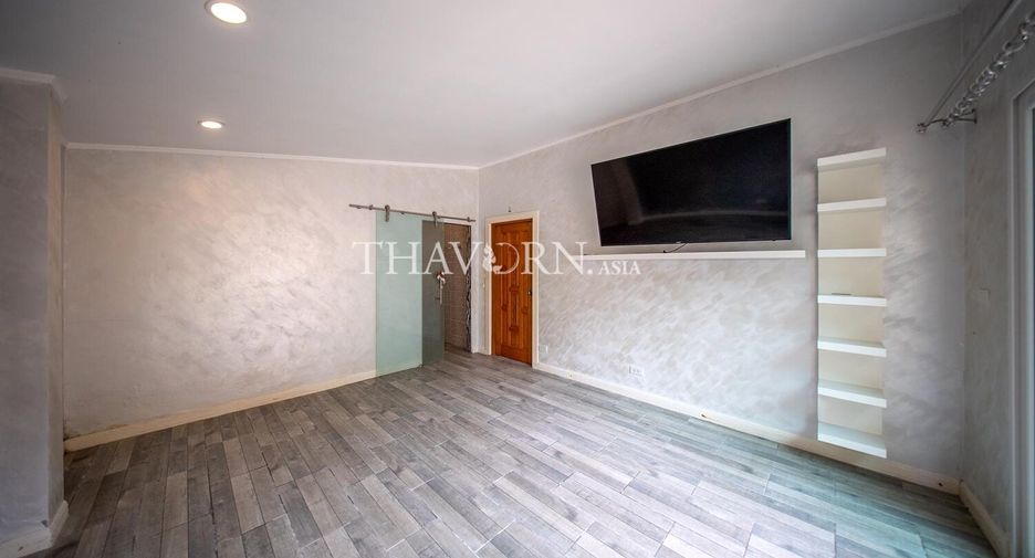 For sale 5 bedrooms house in Huay Yai, Pattaya