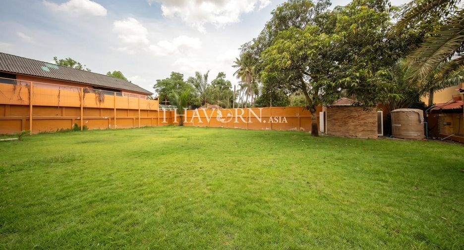 For sale 5 bedrooms house in Huay Yai, Pattaya