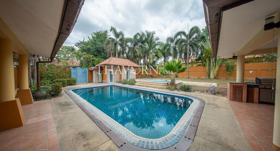 For sale 5 bedrooms house in Huay Yai, Pattaya
