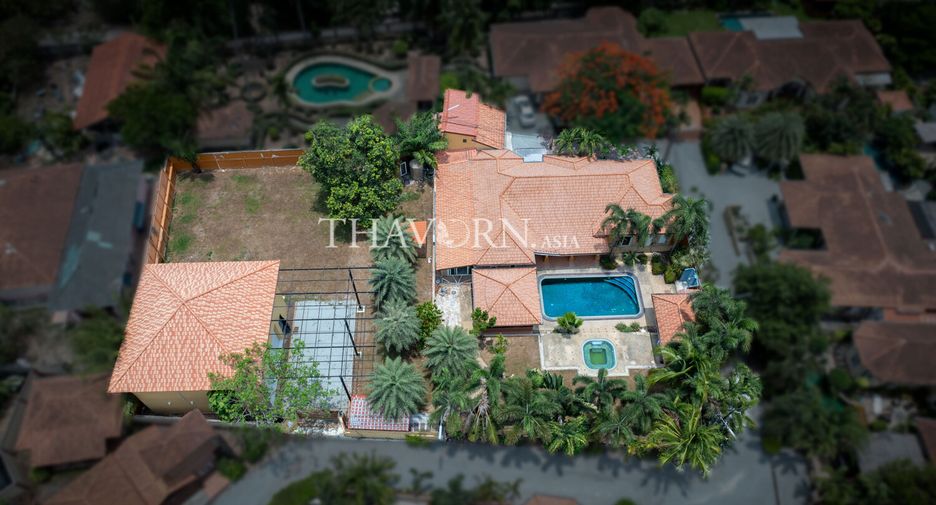 For sale 5 bedrooms house in Huay Yai, Pattaya