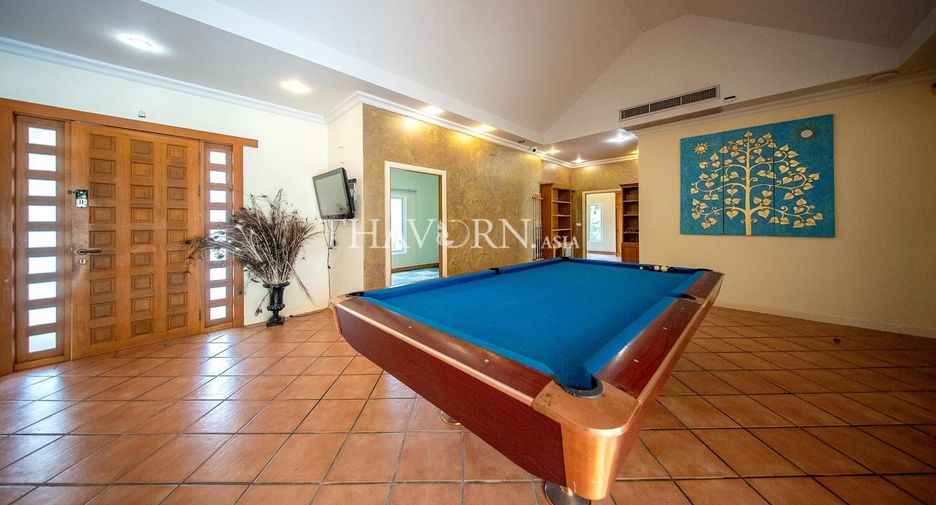 For sale 5 bedrooms house in Huay Yai, Pattaya
