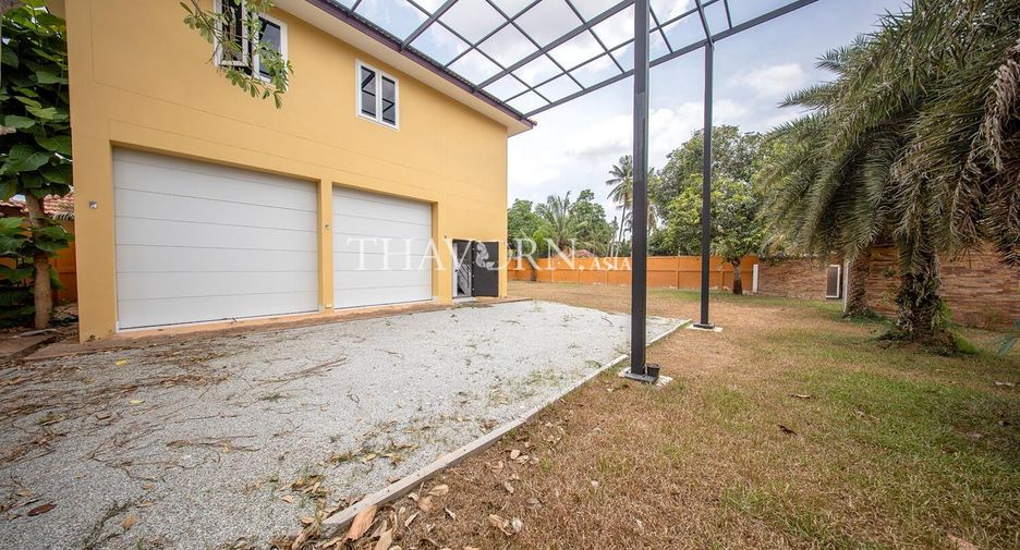 For sale 5 bedrooms house in Huay Yai, Pattaya