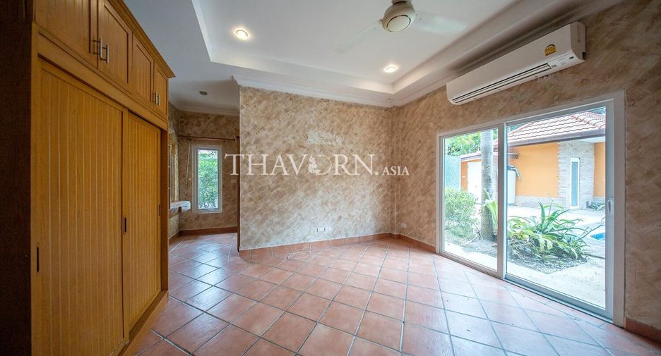 For sale 5 bedrooms house in Huay Yai, Pattaya