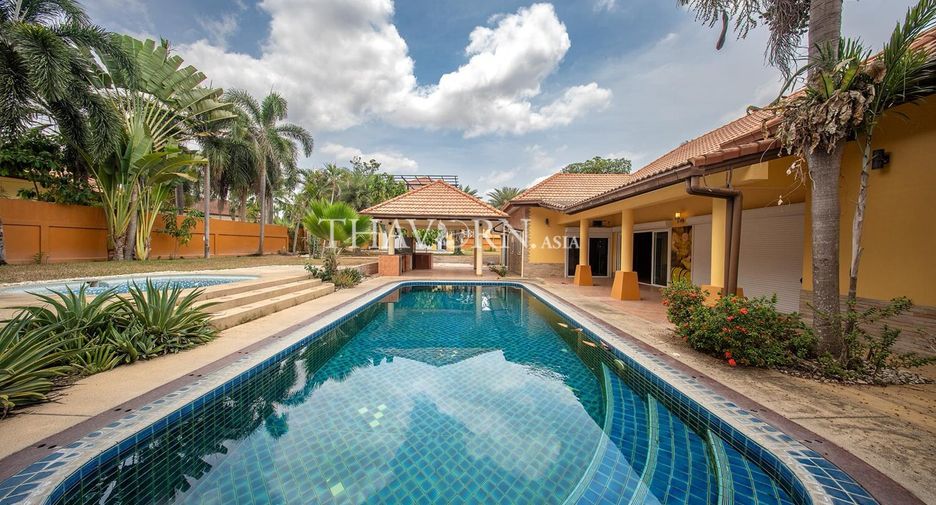 For sale 5 bedrooms house in Huay Yai, Pattaya