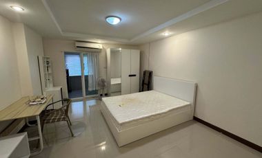 For sale studio condo in Huai Khwang, Bangkok