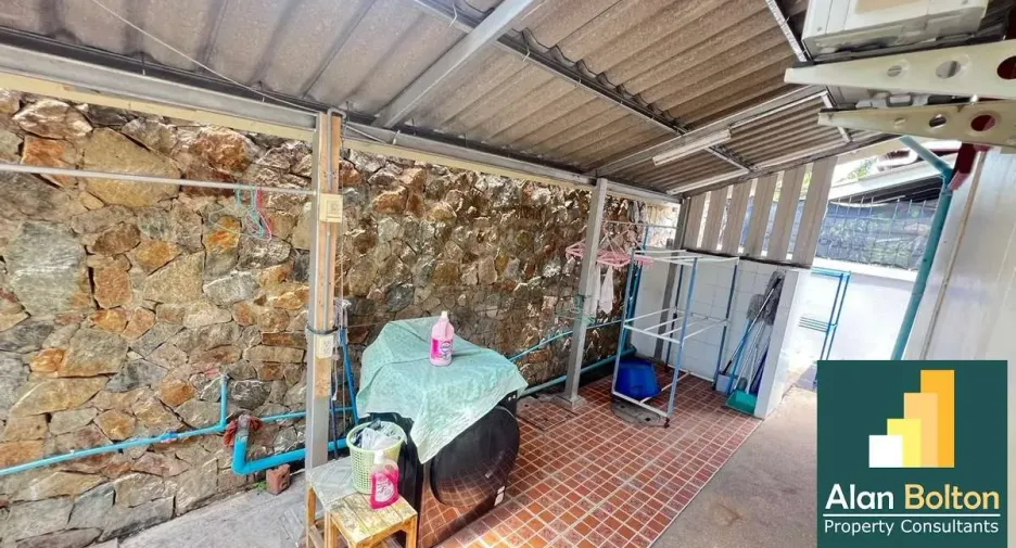 For rent and for sale 4 bedrooms house in Bang Lamung, Chonburi