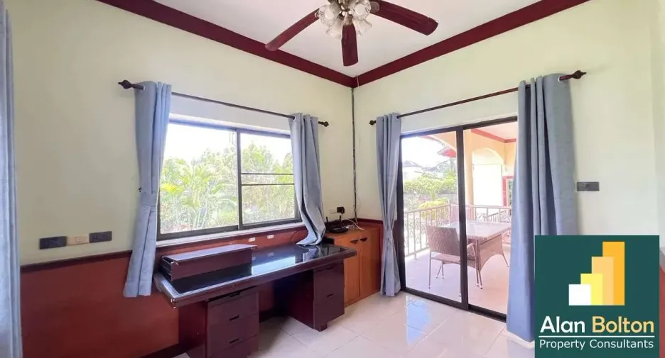 For rent and for sale 4 bedrooms house in Bang Lamung, Chonburi
