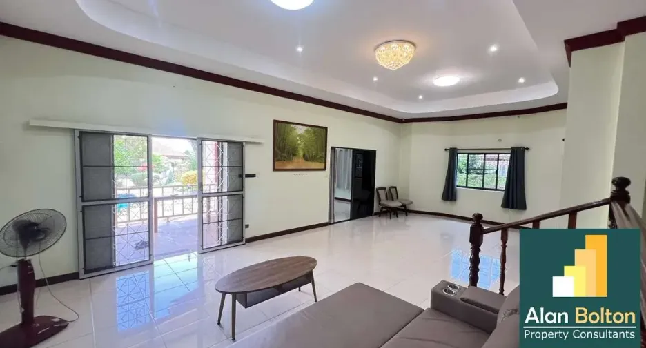 For rent and for sale 4 bedrooms house in Bang Lamung, Chonburi