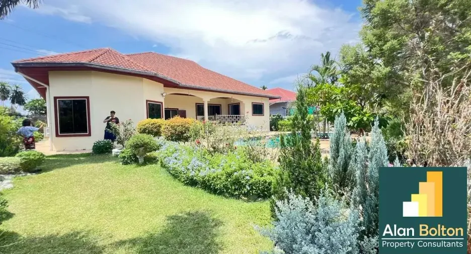 For rent and for sale 4 bedrooms house in Bang Lamung, Chonburi