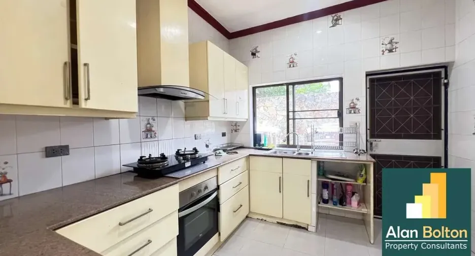 For rent and for sale 4 bedrooms house in Bang Lamung, Chonburi