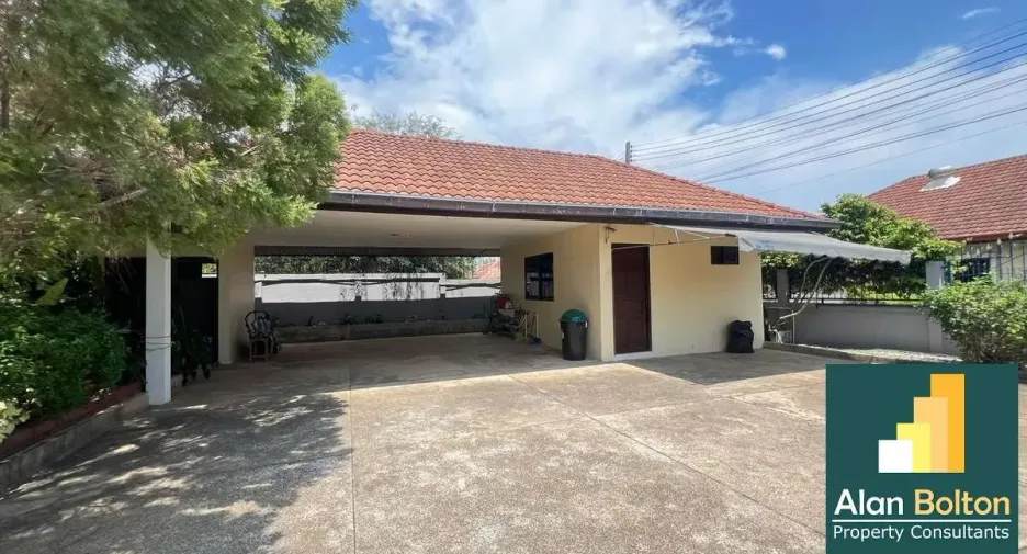 For rent and for sale 4 bedrooms house in Bang Lamung, Chonburi