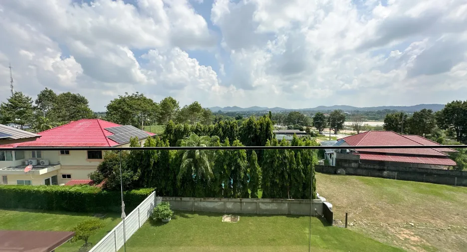 For sale 5 ベッドルーム house in East Pattaya, Pattaya