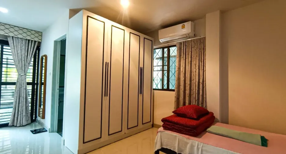 For sale and for rent 4 bedrooms house in Mueang Chiang Mai, Chiang Mai