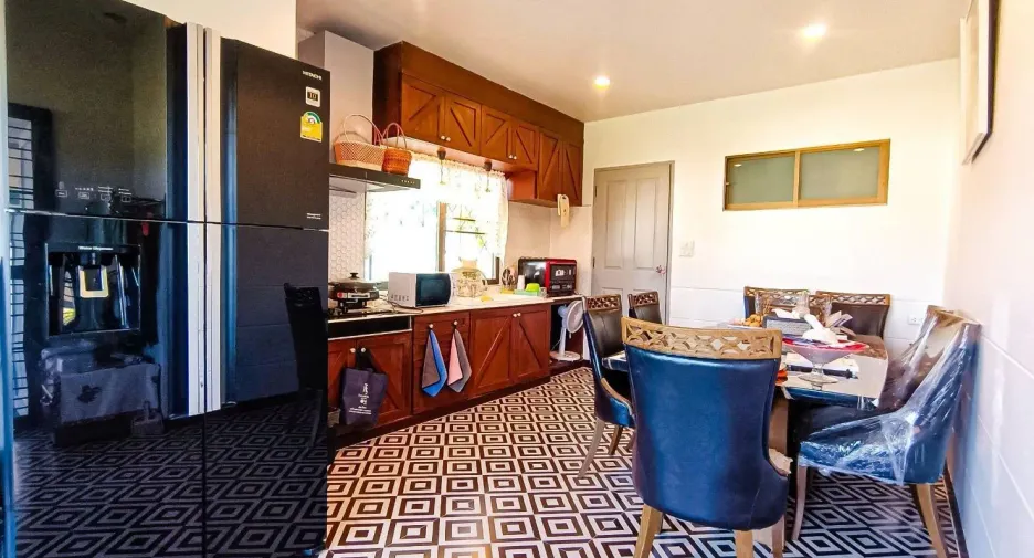 For sale and for rent 4 bedrooms house in Mueang Chiang Mai, Chiang Mai