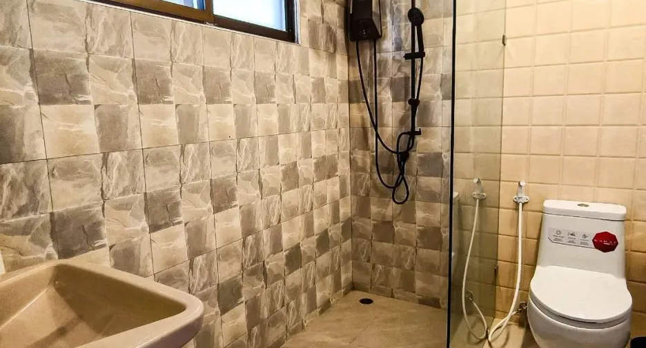 For sale and for rent 4 bedrooms house in Mueang Chiang Mai, Chiang Mai