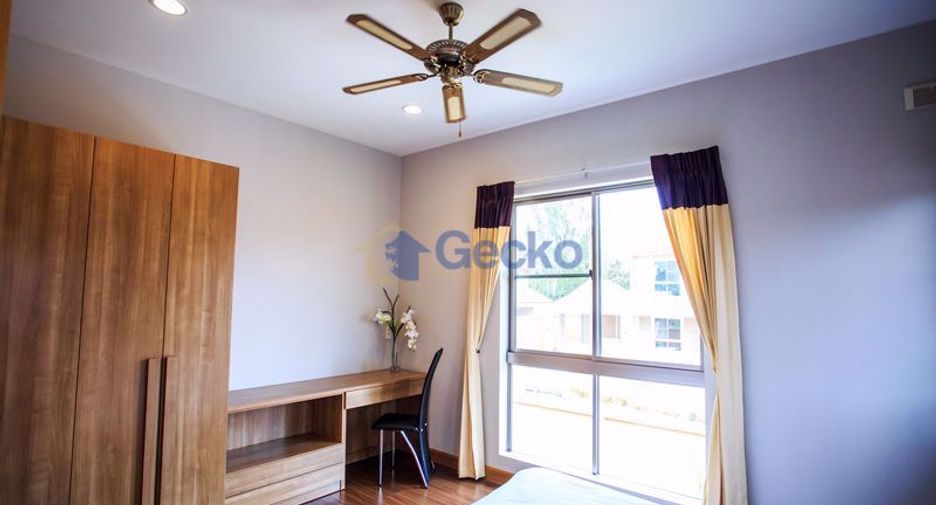 Casa en alquiler de 4 habitaciones en East Pattaya, Pattaya