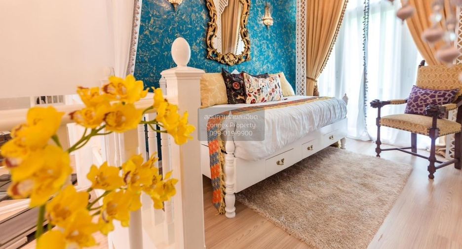 For rent 4 bedrooms townhouse in Lat Phrao, Bangkok