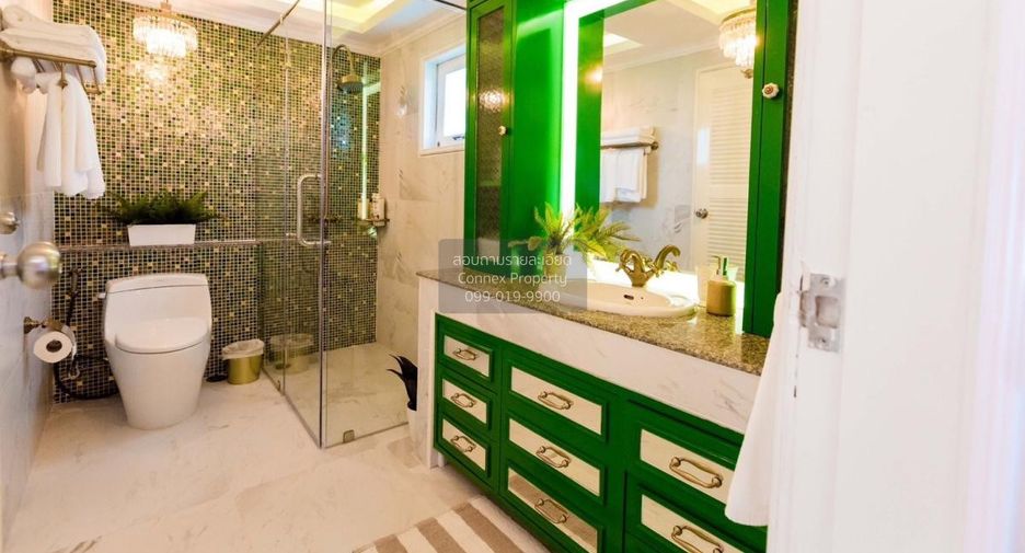 For rent 4 bedrooms townhouse in Lat Phrao, Bangkok