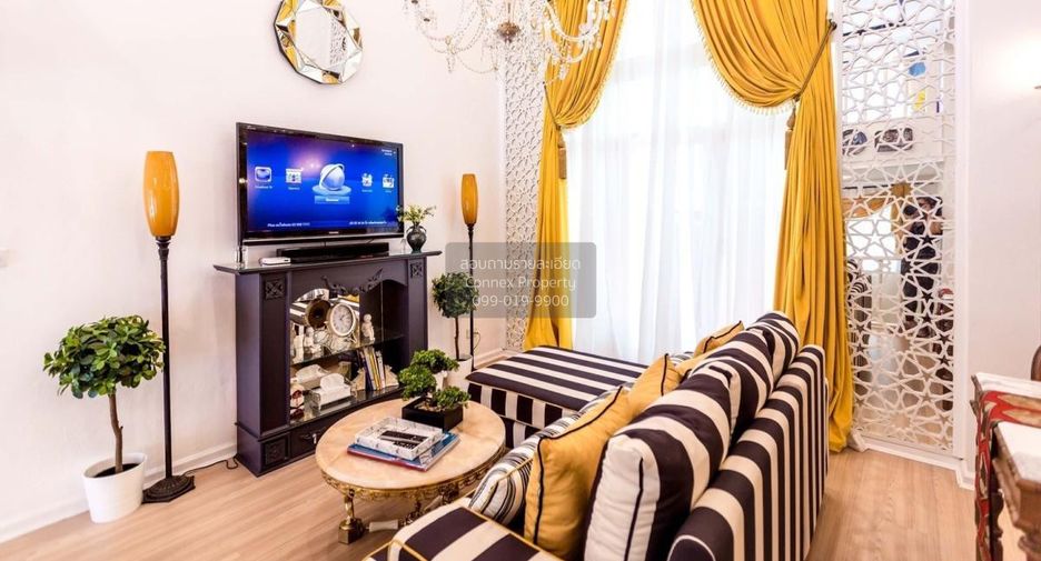 For rent 4 bedrooms townhouse in Lat Phrao, Bangkok