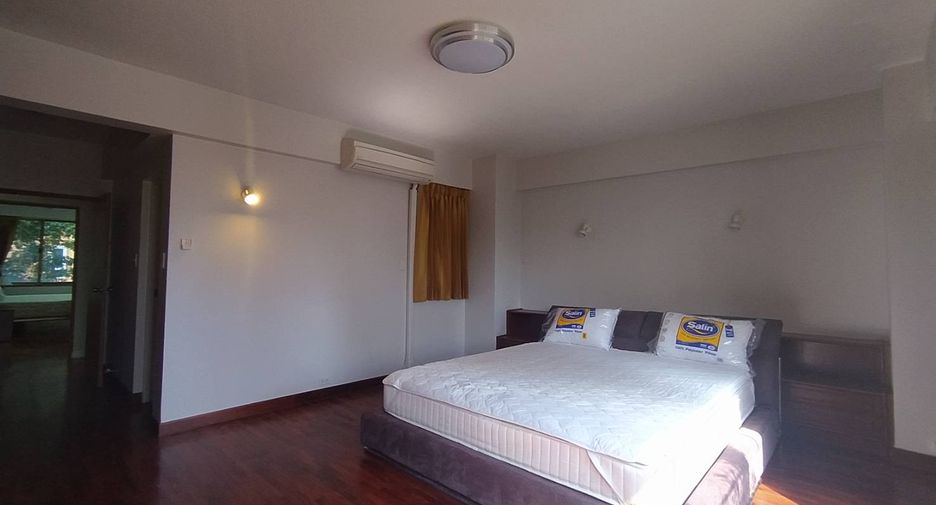 Condo en alquiler de 3 habitaciones en Khlong Toei, Bangkok