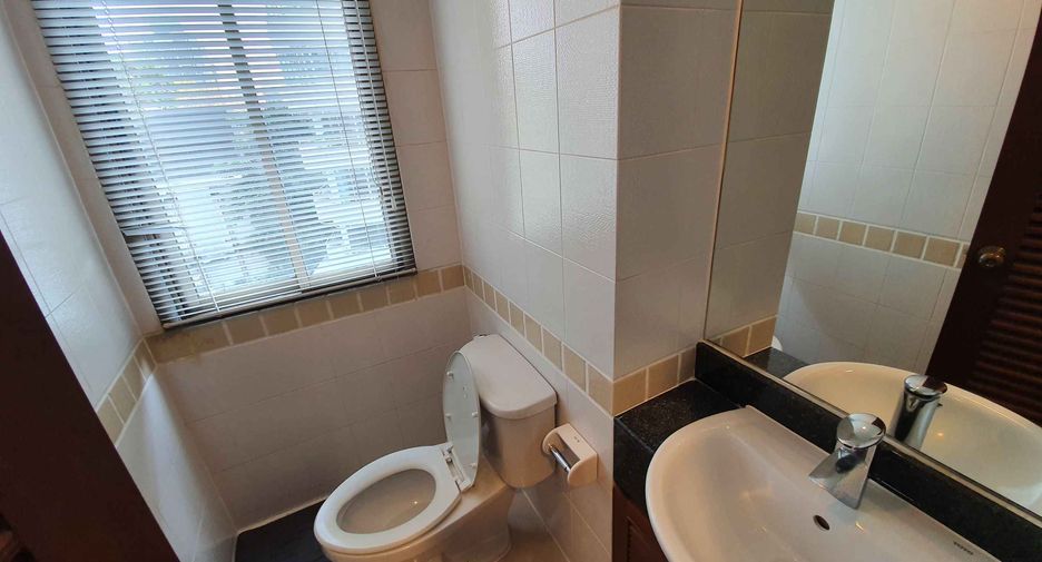 For rent 2 ベッドルーム condo in Watthana, Bangkok
