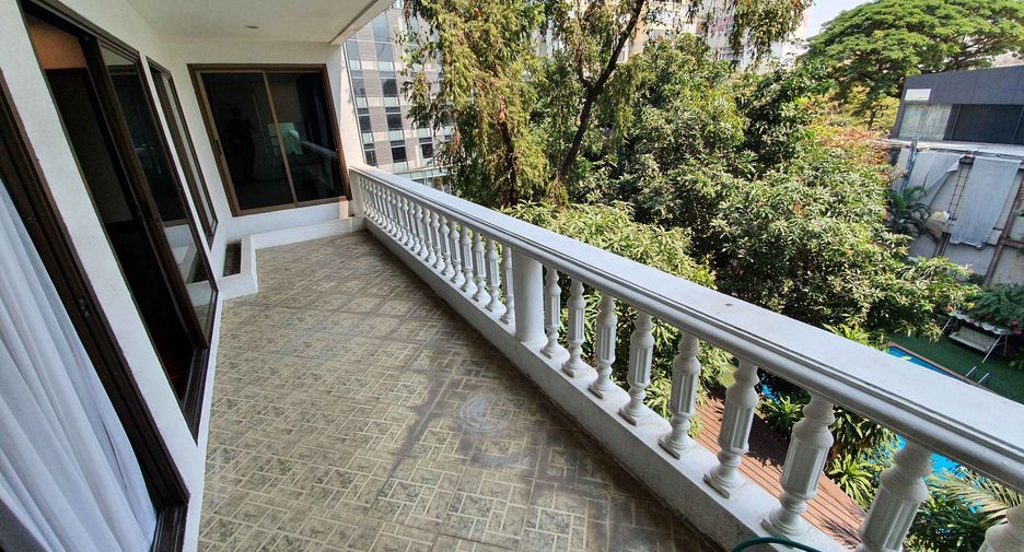 For rent 2 ベッドルーム condo in Watthana, Bangkok