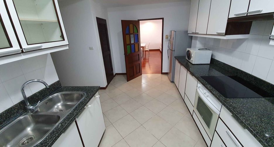 For rent 2 ベッドルーム condo in Watthana, Bangkok