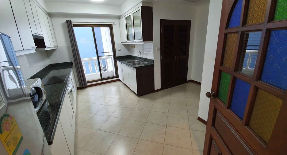 For rent 2 ベッドルーム condo in Watthana, Bangkok