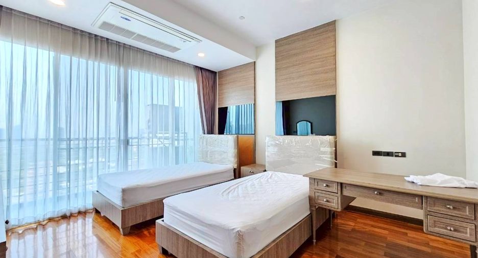 ให้เช่า 4 ห้องนอน คอนโด ใน คลองเตย, กรุงเทพฯ