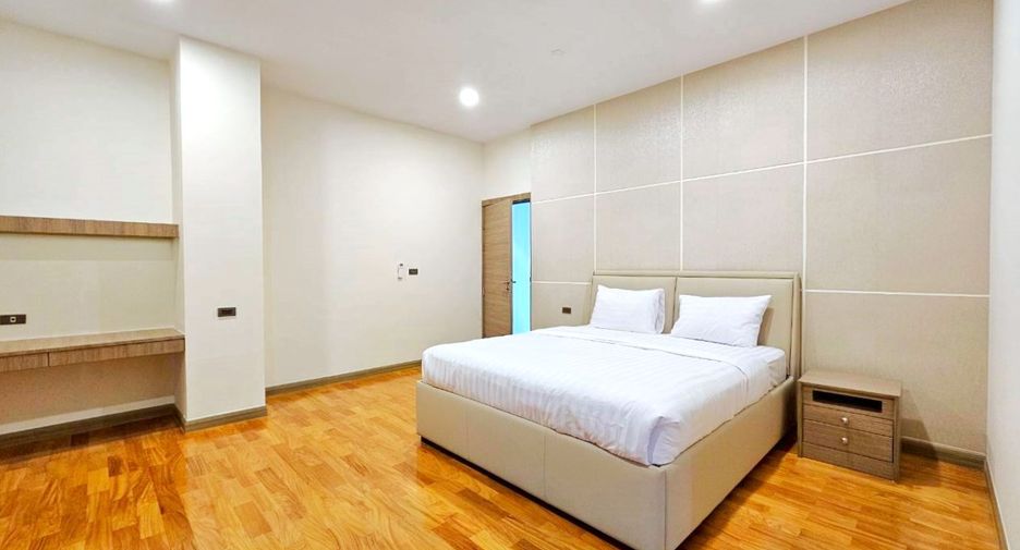 ให้เช่า 4 ห้องนอน คอนโด ใน คลองเตย, กรุงเทพฯ