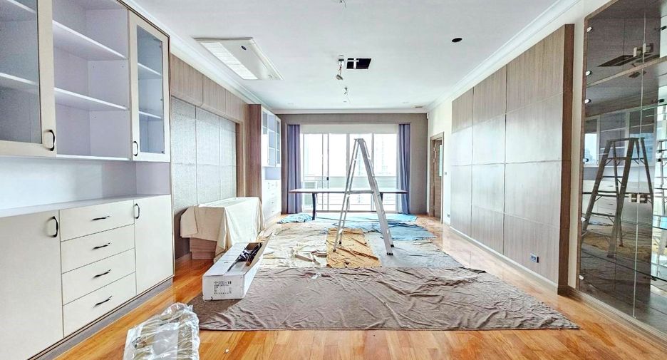 ให้เช่า 4 ห้องนอน คอนโด ใน คลองเตย, กรุงเทพฯ