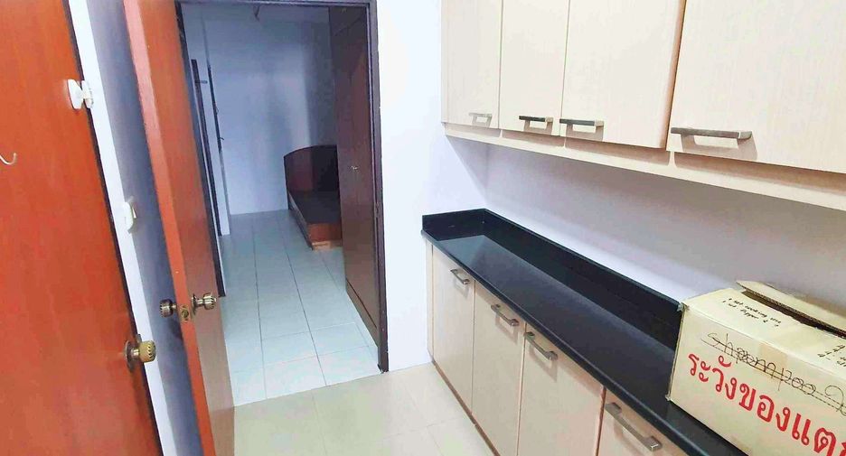 À louer 3 chambres condo à Khlong Toei, Bangkok