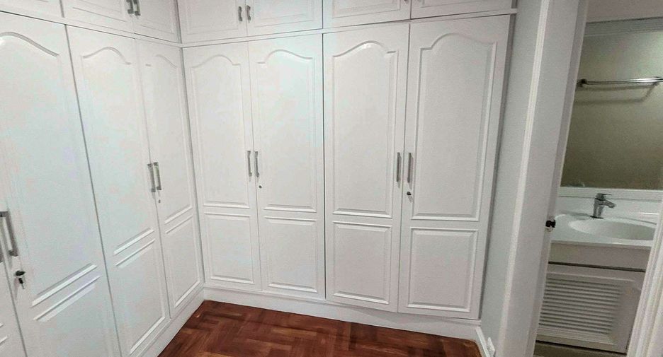 ให้เช่า 4 ห้องนอน คอนโด ใน คลองเตย, กรุงเทพฯ