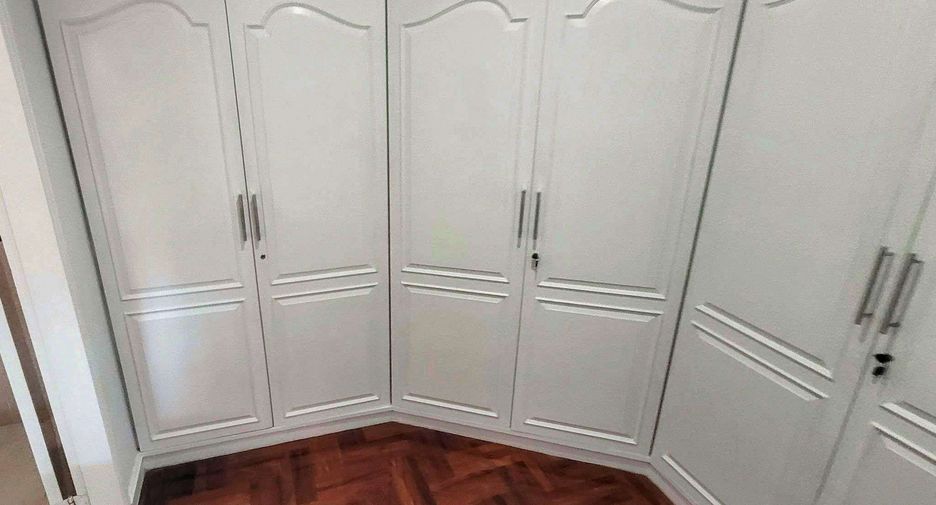 ให้เช่า 4 ห้องนอน คอนโด ใน คลองเตย, กรุงเทพฯ