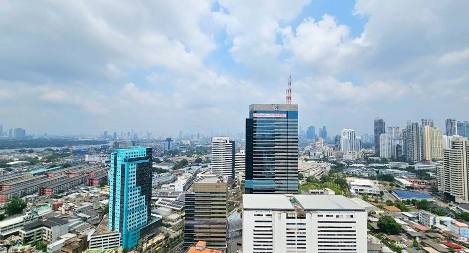For rent 2 bedrooms condo in Khlong Toei, Bangkok