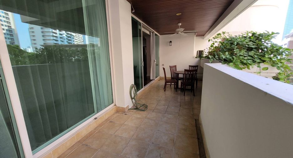 For rent 4 bedrooms condo in Khlong Toei, Bangkok