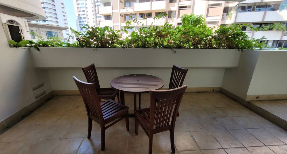 For rent 4 bedrooms condo in Khlong Toei, Bangkok