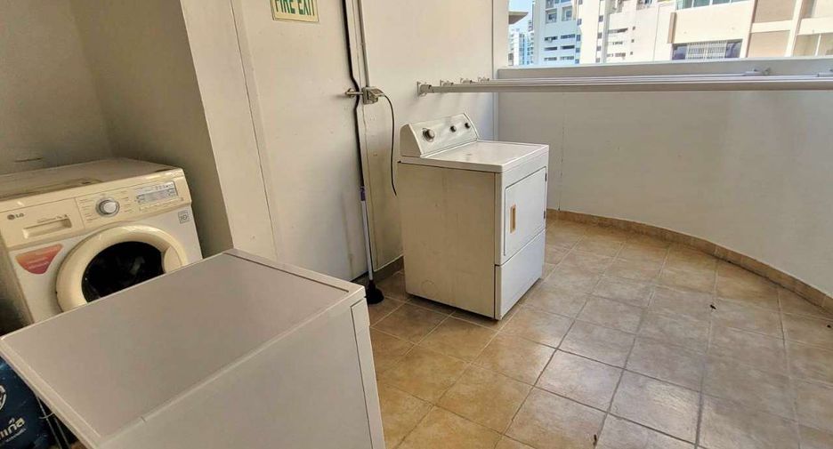 Wohnung zur Miete mit 4 Zimmer in Khlong Toei, Bangkok