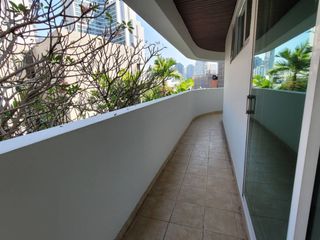 For rent 4 bedrooms condo in Khlong Toei, Bangkok