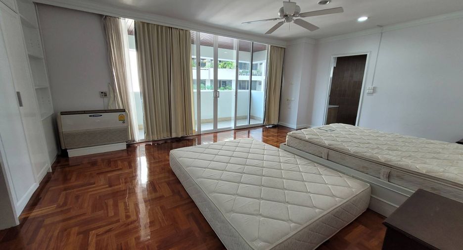 For rent 4 bedrooms condo in Khlong Toei, Bangkok