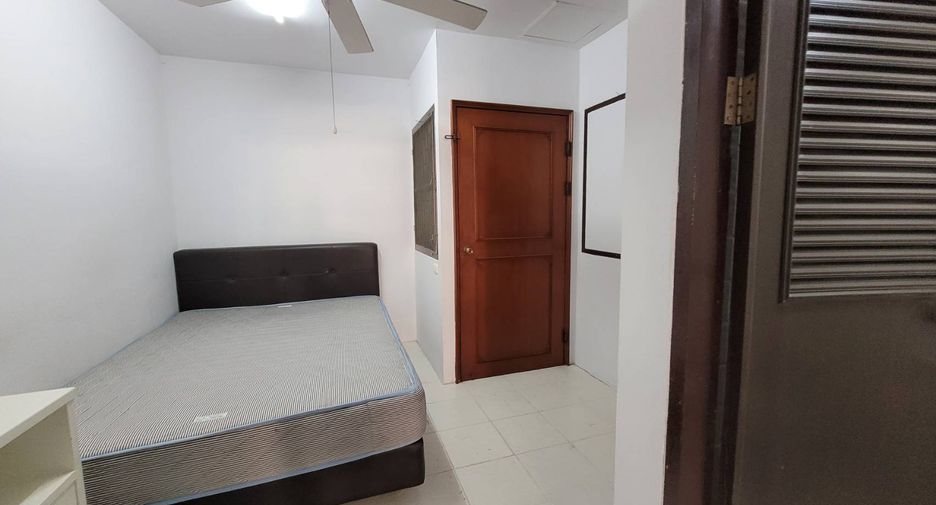 For rent 4 bedrooms condo in Khlong Toei, Bangkok