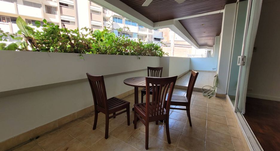 For rent 4 bedrooms condo in Khlong Toei, Bangkok