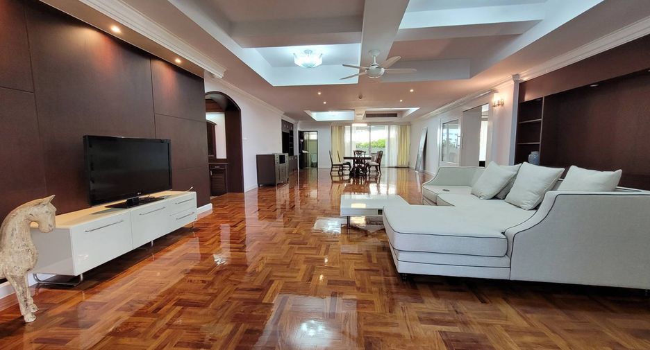 For rent 4 bedrooms condo in Khlong Toei, Bangkok