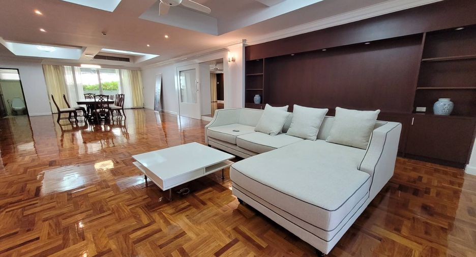 For rent 4 bedrooms condo in Khlong Toei, Bangkok