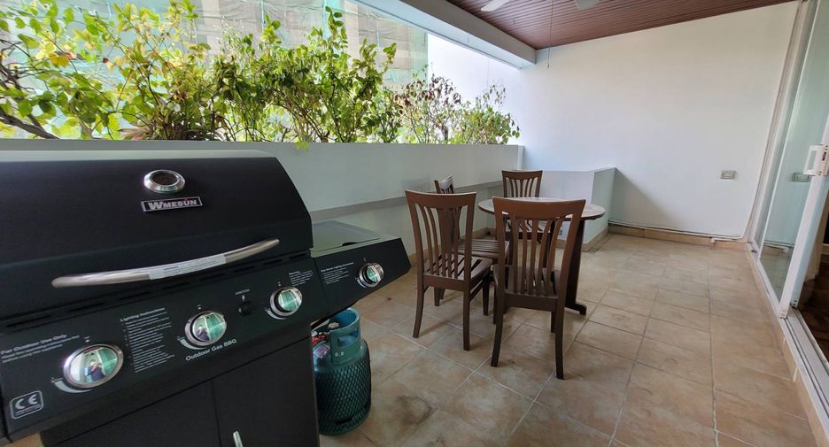 For rent 4 bedrooms condo in Khlong Toei, Bangkok