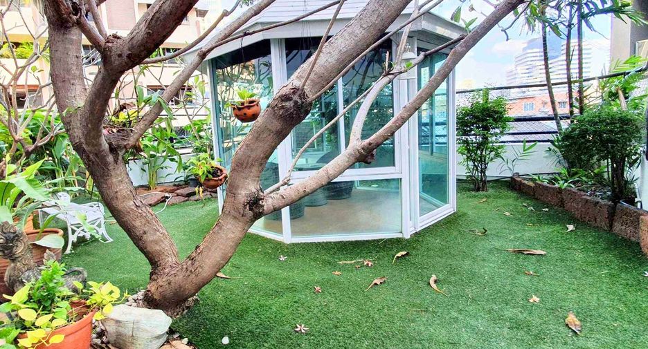 For rent 4 bedrooms condo in Khlong Toei, Bangkok