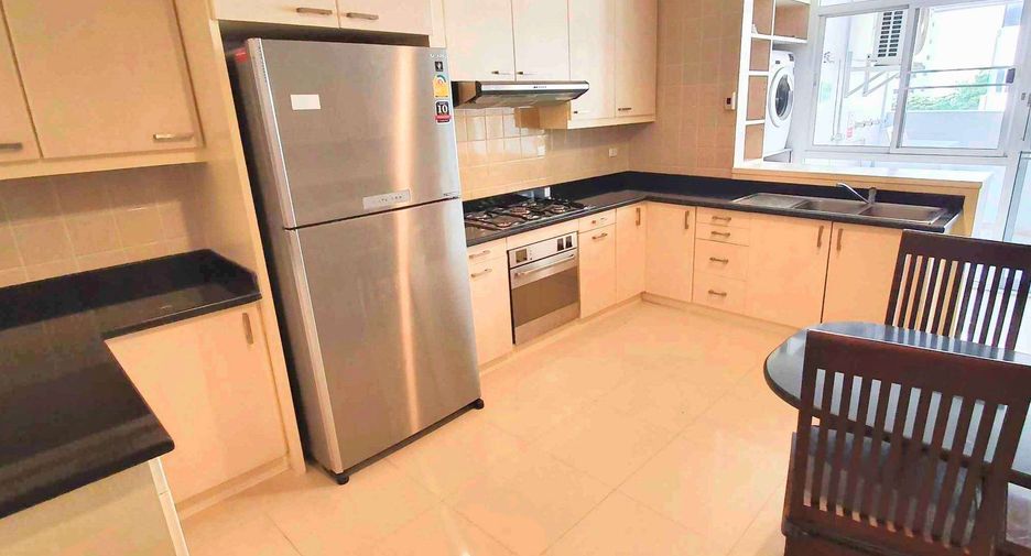 For rent 4 bedrooms condo in Khlong Toei, Bangkok