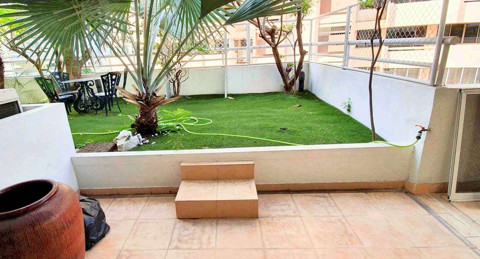 For rent 4 bedrooms condo in Khlong Toei, Bangkok
